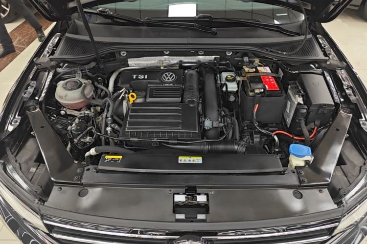 Used Volkswagen Magotan 2020 280TSI DSG Comfort Edition Engine Bay