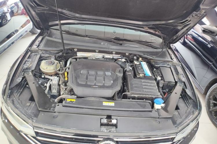 Used Volkswagen Magotan 2020 330TSI DSG Leading Model Engine Bay