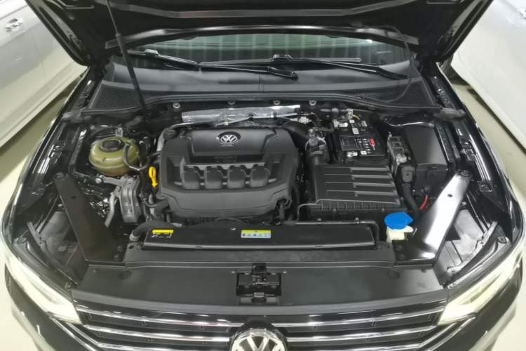 Used Volkswagen Magotan 2020 330TSI DSG Luxury Edition Engine Bay