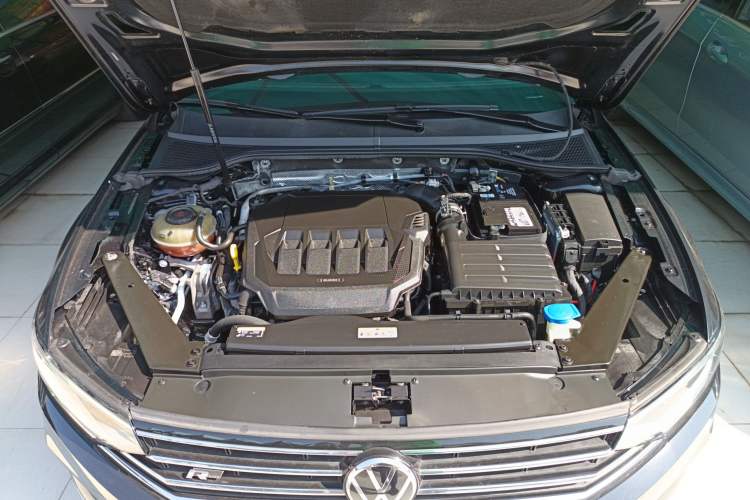 Used Volkswagen Magotan 2020 330TSI DSG Leading Model Engine Bay