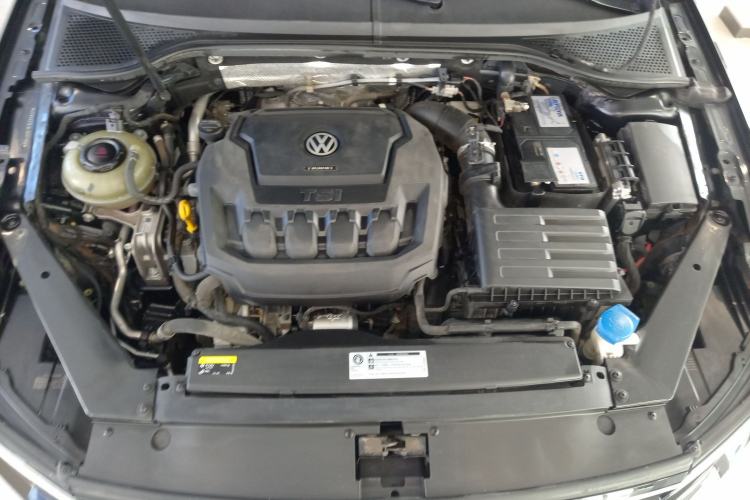 Used Volkswagen Magotan 2020 330TSI DSG Leading Model Engine Bay