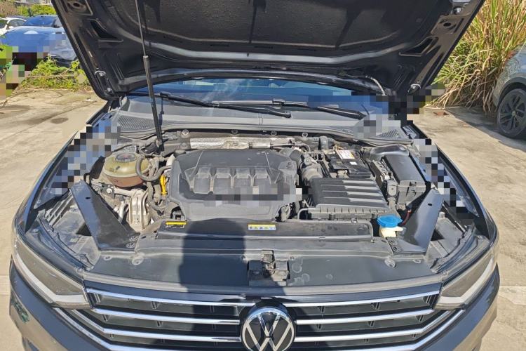 Used Volkswagen Magotan 2020 330TSI DSG Leading Model Engine Bay
