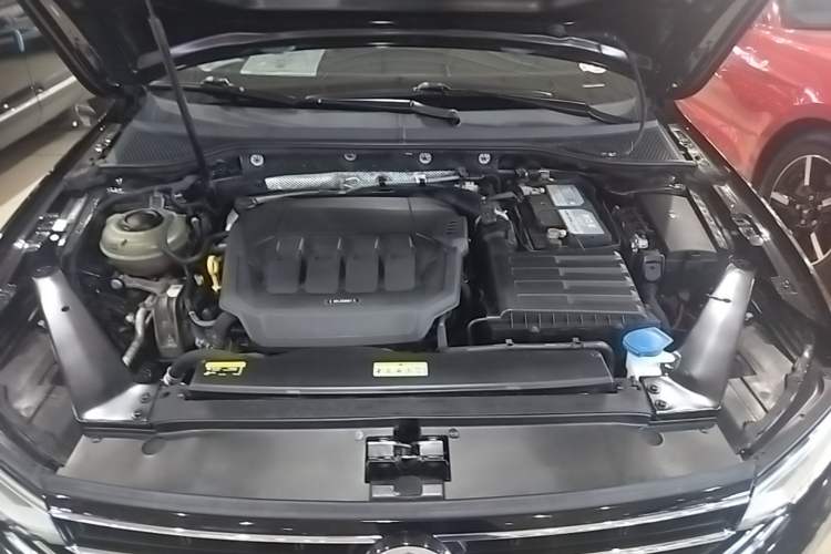 Used Volkswagen Magotan 2020 330TSI DSG Luxury Edition Engine Bay