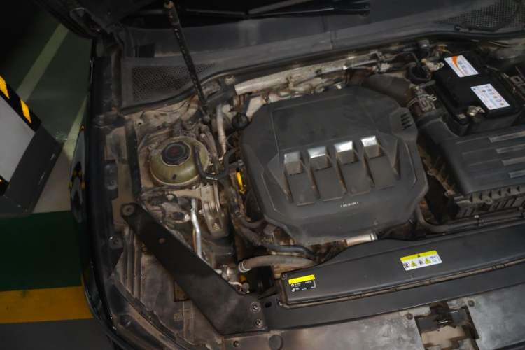 Used Volkswagen Magotan 2020 330TSI DSG Leading Model Engine Bay Right