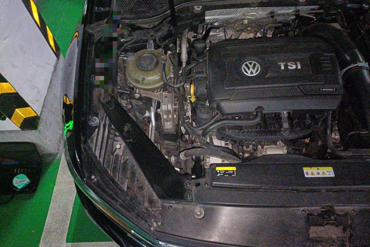 Used Volkswagen Magotan 2020 380TSI DSG Luxury Version Engine Bay Right