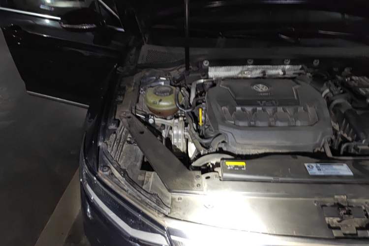 Used Volkswagen Magotan 2020 330TSI DSG Leading Model Engine Bay Right