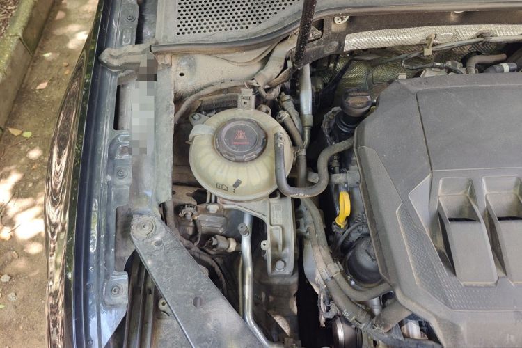 Used Volkswagen Magotan 2020 330TSI DSG Luxury Edition Engine Bay Right