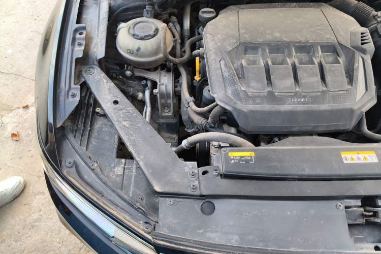 Used Volkswagen Magotan 2020 330TSI DSG Luxury Edition Engine Bay Right