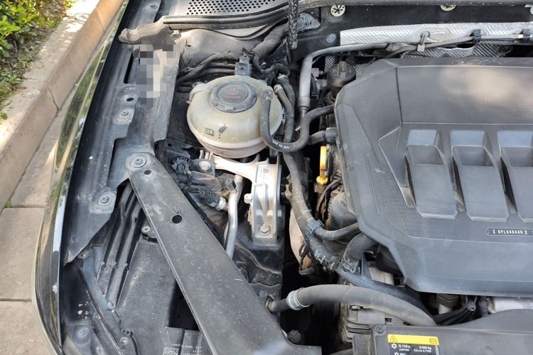 Used Volkswagen Magotan 2020 330TSI DSG Leading Model Engine Bay Right