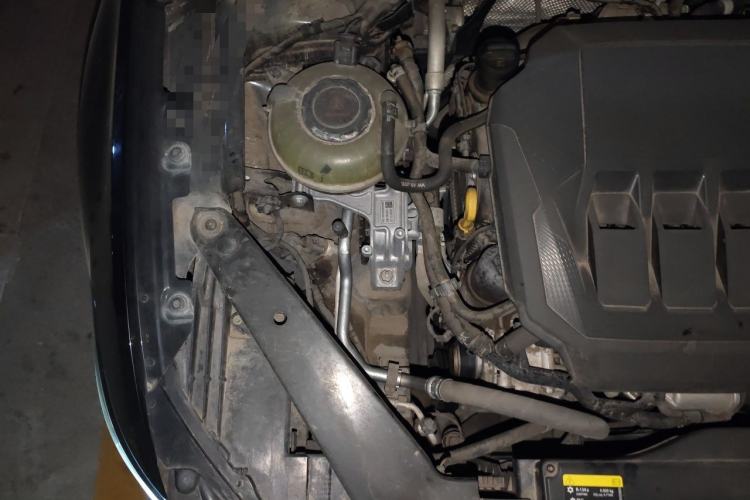 Used Volkswagen Magotan 2020 330TSI DSG Leading Model Engine Bay Right