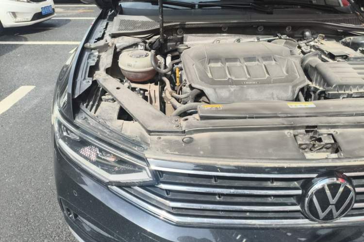 Used Volkswagen Magotan 2020 330TSI DSG Leading Model Engine Bay Right