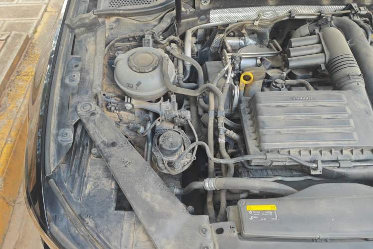 Used Volkswagen Magotan 2020 280TSI DSG Leading Edition Engine Bay Right