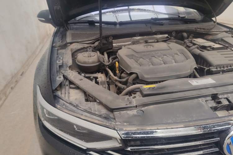 Used Volkswagen Magotan 2020 330TSI DSG Luxury Edition Engine Bay Right