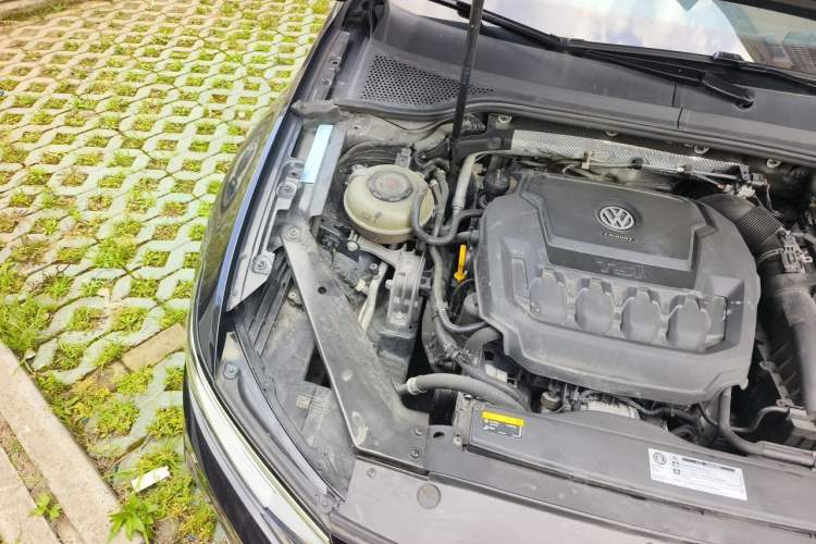 Used Volkswagen Magotan 2020 330TSI DSG Luxury Edition Engine Bay Right
