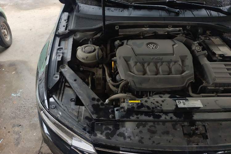 Used Volkswagen Magotan 2020 330TSI DSG Leading Model Engine Bay Right