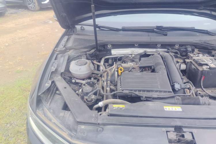 Used Volkswagen Magotan 2020 280TSI DSG Comfort Edition Engine Bay Right