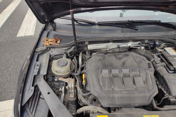 Used Volkswagen Magotan 2020 330TSI DSG Leading Model Engine Bay Right