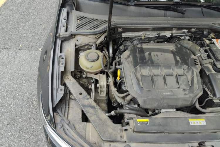 Used Volkswagen Magotan 2020 330TSI DSG Leading Model Engine Bay Right