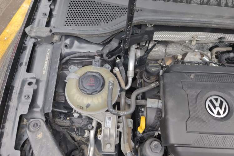 Used Volkswagen Magotan 2020 380TSI DSG Luxury Version Engine Bay Right