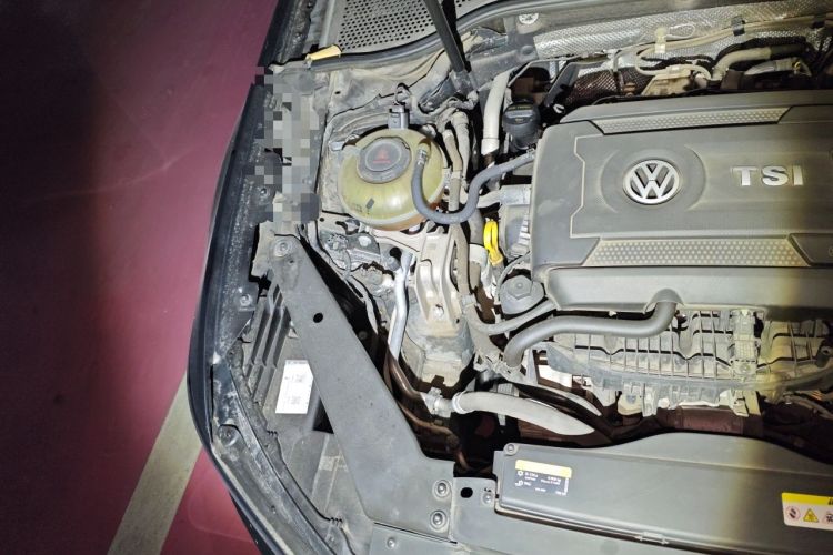 Used Volkswagen Magotan 2020 380TSI DSG Luxury Version Engine Bay Right