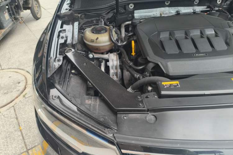 Used Volkswagen Magotan 2020 330TSI DSG Leading Model Engine Bay Right