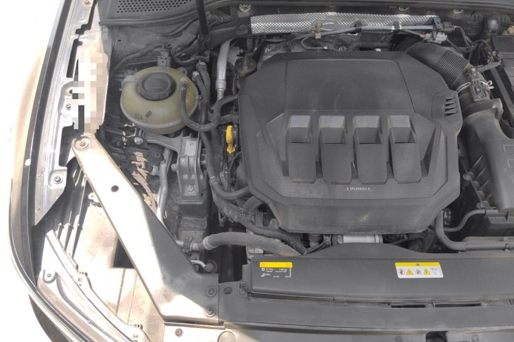 Used Volkswagen Magotan 2020 330TSI DSG Luxury Edition Engine Bay Right