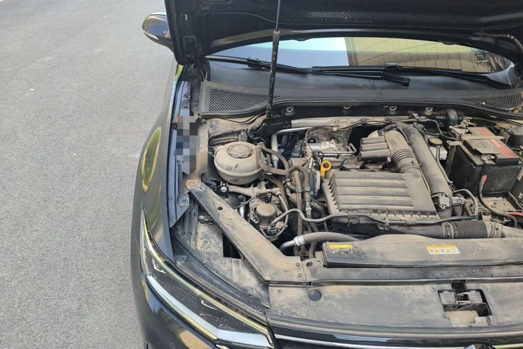 Used Volkswagen Magotan 2020 280TSI DSG Comfort Edition Engine Bay Right