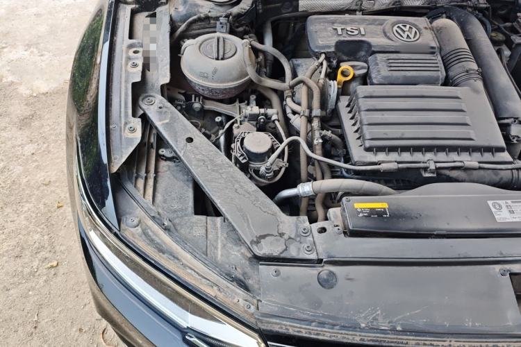 Used Volkswagen Magotan 2020 280TSI DSG Comfort Edition Engine Bay Right