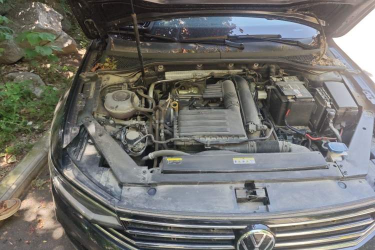Used Volkswagen Magotan 2020 280TSI DSG Comfort Edition Engine Bay Right