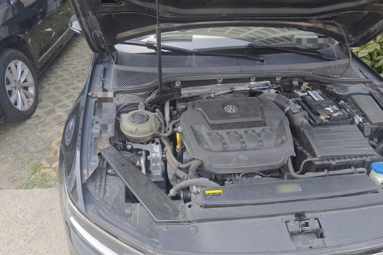 Used Volkswagen Magotan 2020 330TSI DSG Luxury Edition Engine Bay Right