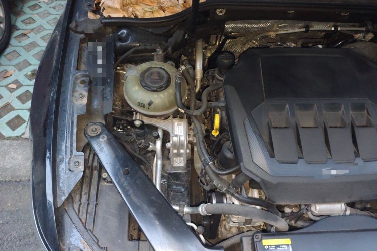 Used Volkswagen Magotan 2020 330TSI DSG Luxury Edition Engine Bay Right