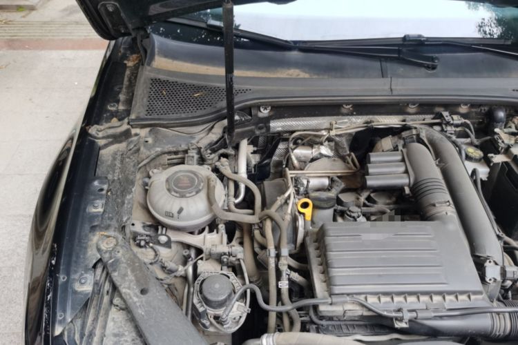 Used Volkswagen Magotan 2020 280TSI DSG Comfort Edition Engine Bay Right
