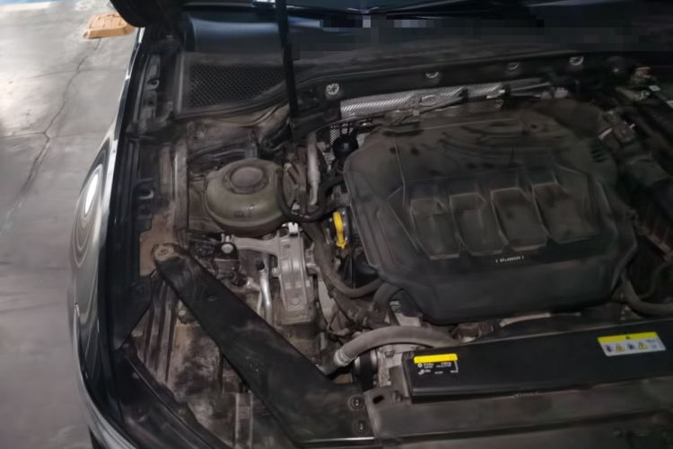 Used Volkswagen Magotan 2020 330TSI DSG Luxury Edition Engine Bay Right