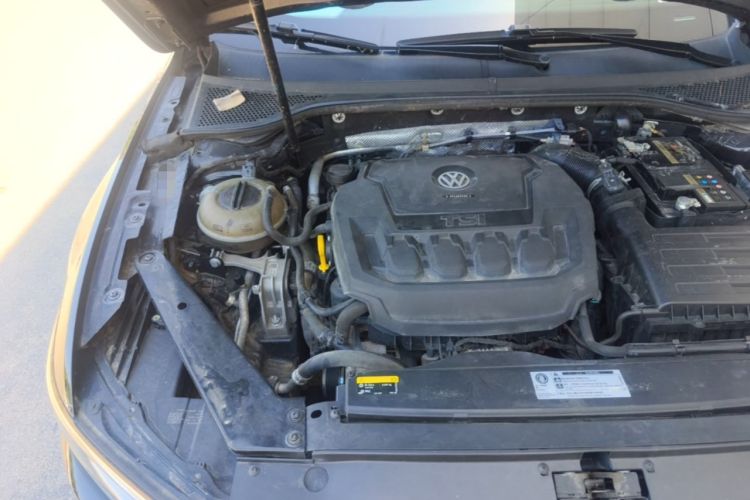 Used Volkswagen Magotan 2020 330TSI DSG Luxury Edition Engine Bay Right