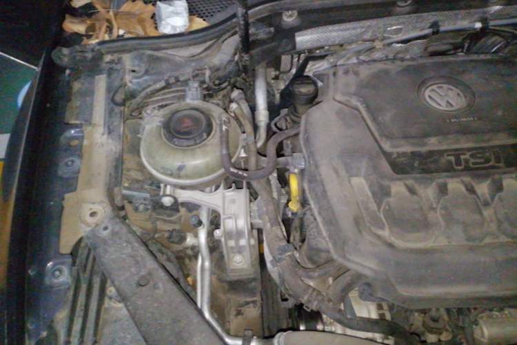 Used Volkswagen Magotan 2020 330TSI DSG Leading Model Engine Bay Right