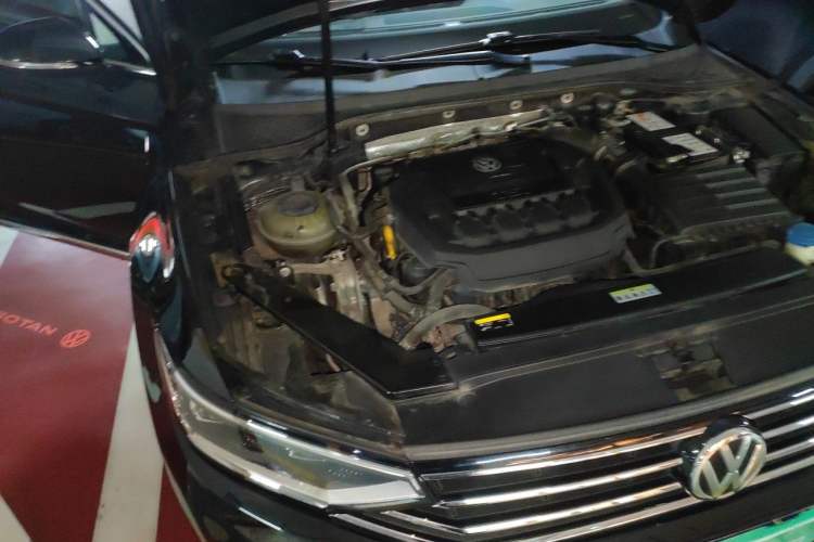 Used Volkswagen Magotan 2020 330TSI DSG Luxury Edition Engine Bay Right