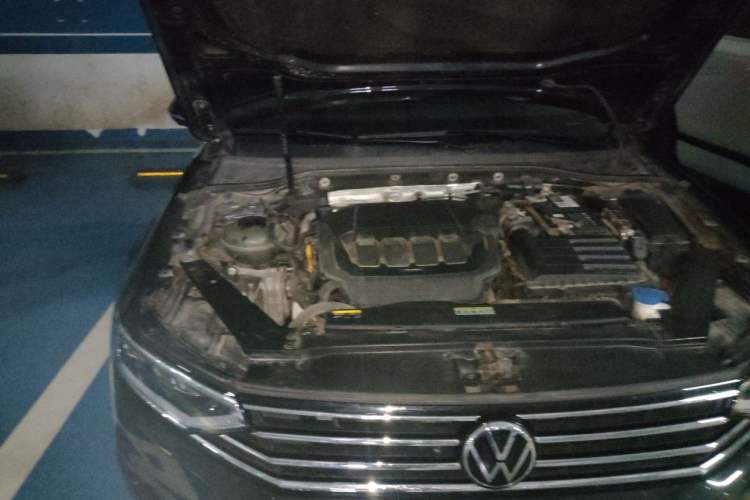 Used Volkswagen Magotan 2020 330TSI DSG Luxury Edition Engine Bay Right