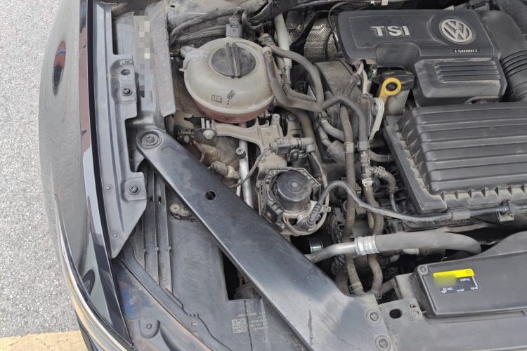 Used Volkswagen Magotan 2020 280TSI DSG Comfort Edition Engine Bay Right