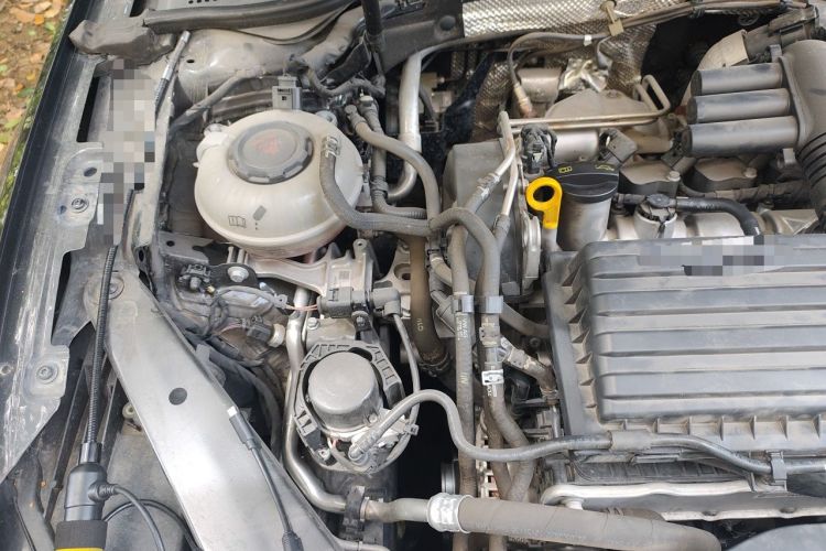Used Volkswagen Magotan 2020 280TSI DSG Comfort Edition Engine Bay Right