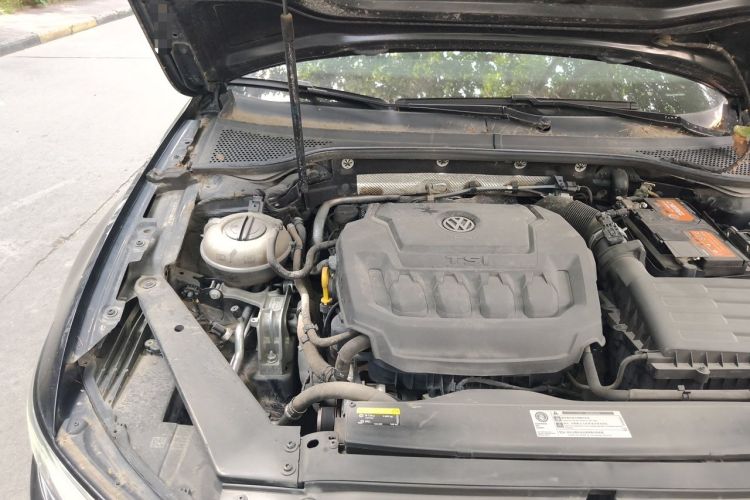 Used Volkswagen Magotan 2020 330TSI DSG Luxury Edition Engine Bay Right