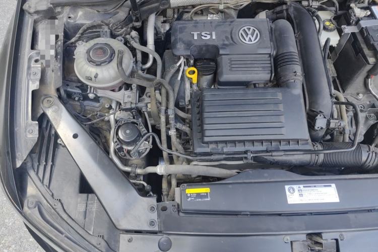 Used Volkswagen Magotan 2020 280TSI DSG Comfort Edition Engine Bay Right