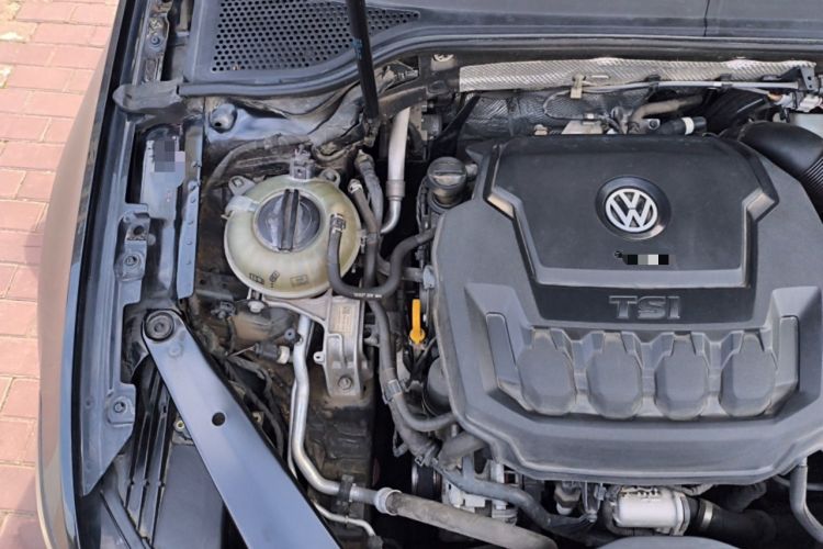 Used Volkswagen Magotan 2020 330TSI DSG Leading Model Engine Bay Right