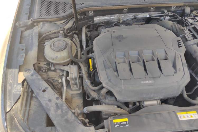 Used Volkswagen Magotan 2020 330TSI DSG Luxury Edition Engine Bay Right