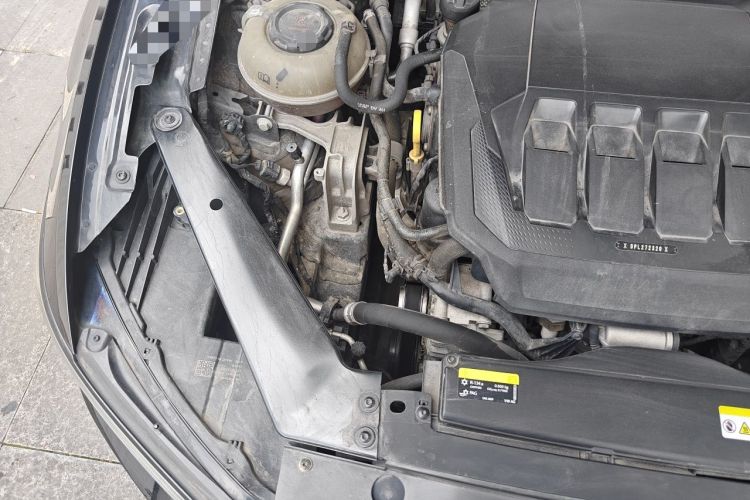 Used Volkswagen Magotan 2020 330TSI DSG Luxury Edition Engine Bay Right