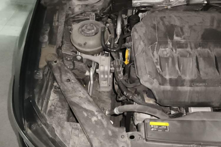 Used Volkswagen Magotan 2020 330TSI DSG Leading Model Engine Bay Right