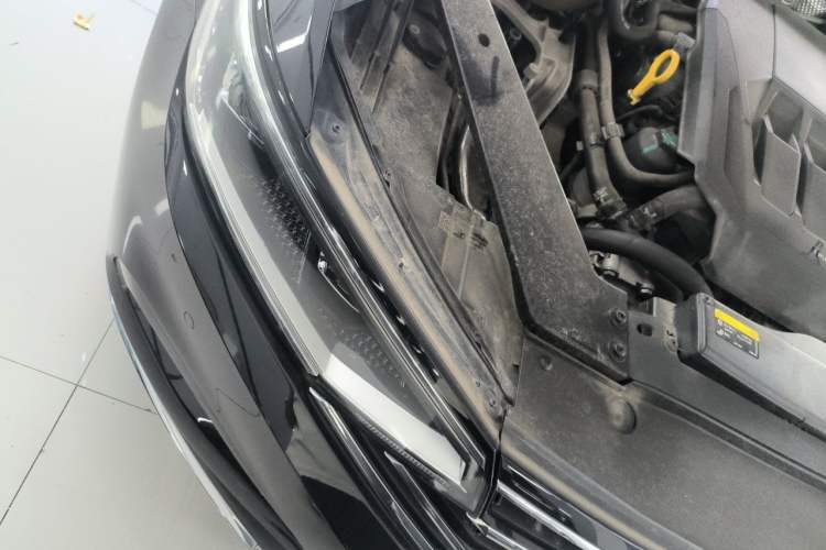Used Volkswagen Magotan 2020 330TSI DSG Luxury Edition Engine Bay Right