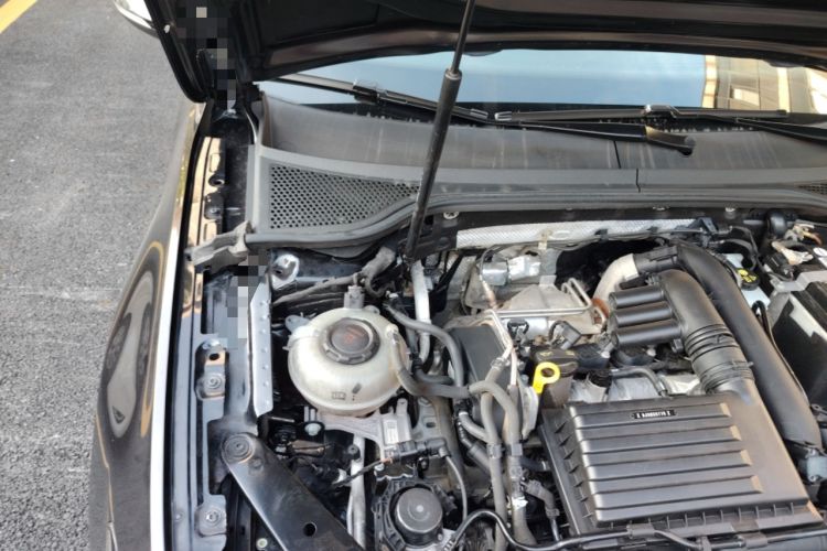 Used Volkswagen Magotan 2020 280TSI DSG Comfort Edition Engine Bay Right