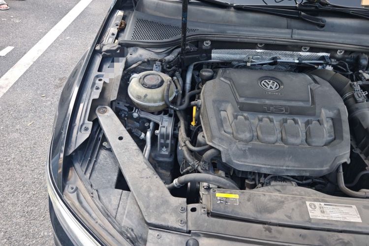 Used Volkswagen Magotan 2020 330TSI DSG Luxury Edition Engine Bay Right