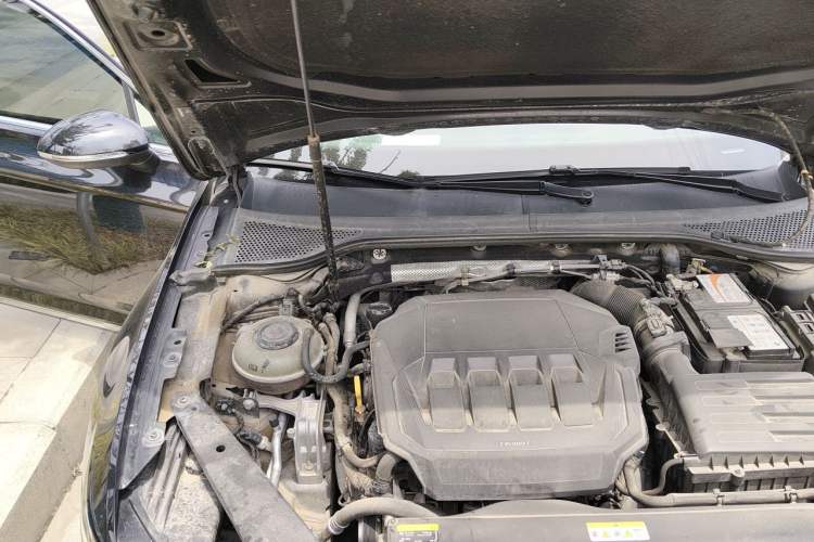 Used Volkswagen Magotan 2020 330TSI DSG Luxury Edition Engine Bay Right