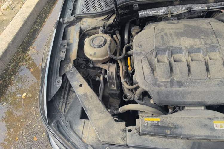 Used Volkswagen Magotan 2020 330TSI DSG Luxury Edition Engine Bay Right
